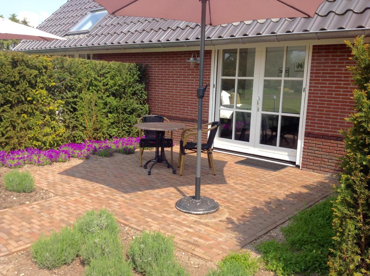 B&B De Veluwe Hoeve 어비크 외부 사진