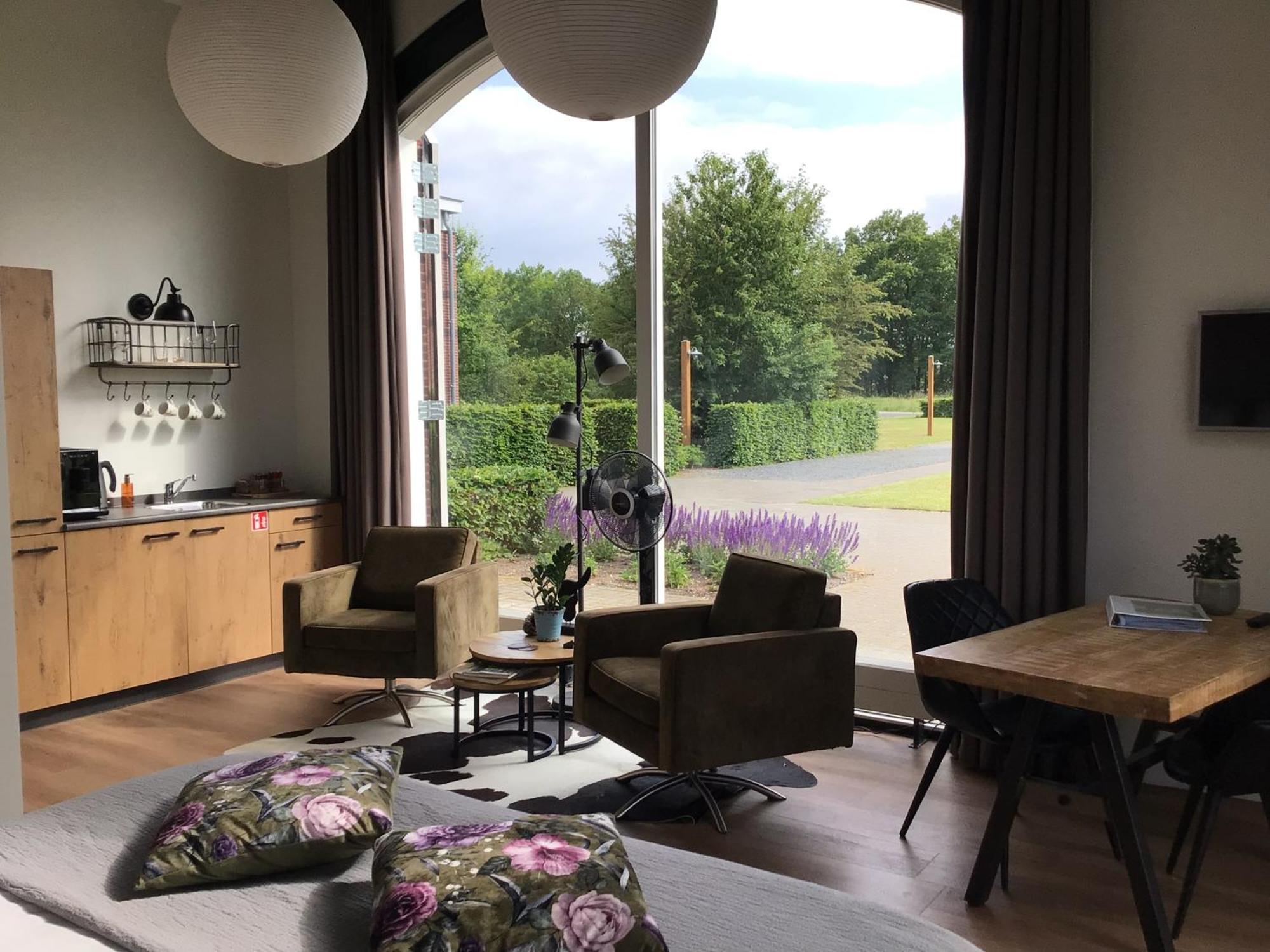 B&B De Veluwe Hoeve 어비크 외부 사진