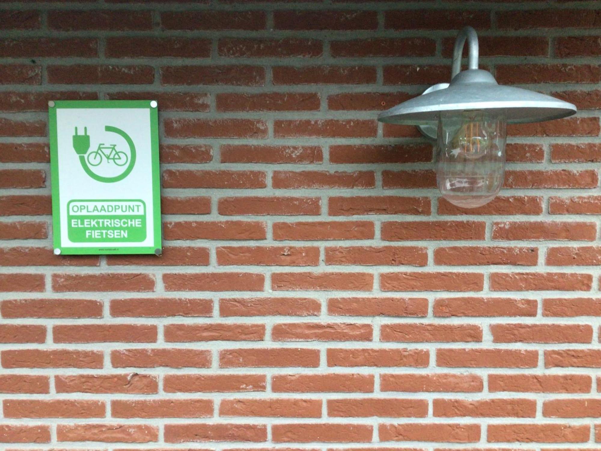 B&B De Veluwe Hoeve 어비크 외부 사진